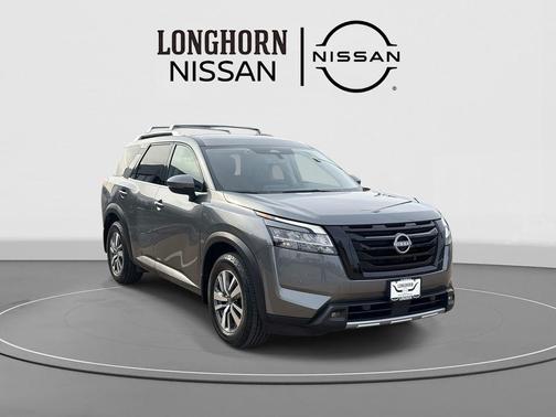 2023 Nissan Pathfinder SL 4WD