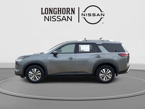 2023 Nissan Pathfinder SL 4WD