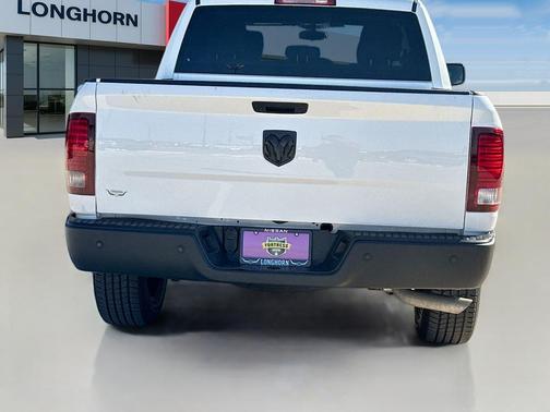 2024 RAM 1500 Classic Warlock Crew Cab 4x2 5'7' Box