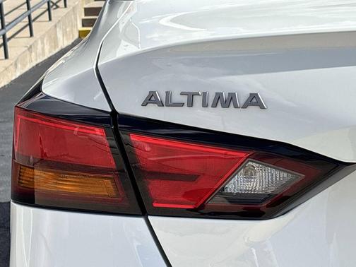 2025 Nissan Altima S FWD