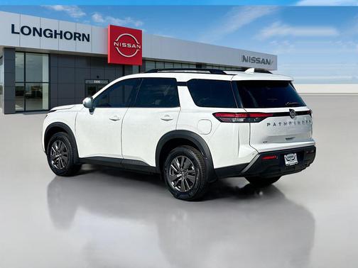 2025 Nissan Pathfinder SV FWD