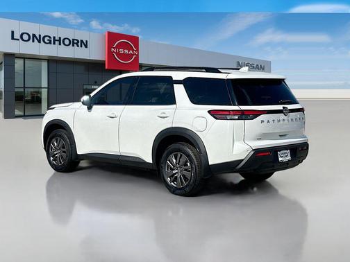 2025 Nissan Pathfinder SV FWD