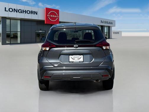 2025 Nissan Kicks S