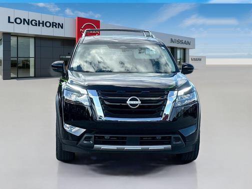 2025 Nissan Pathfinder Platinum 4WD