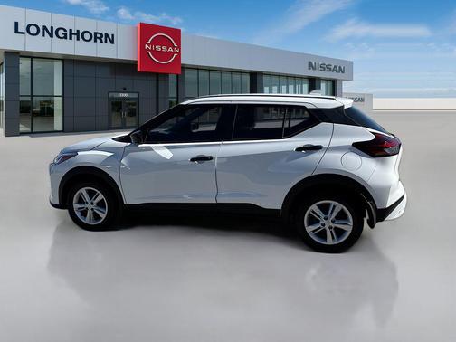 2025 Nissan Kicks S