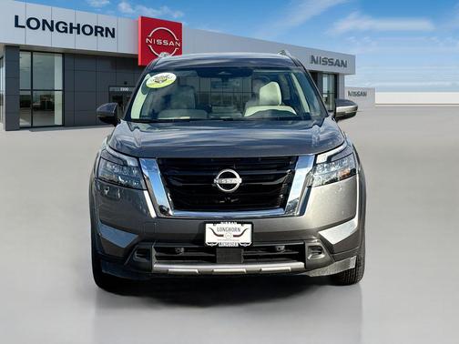 2025 Nissan Pathfinder SL FWD