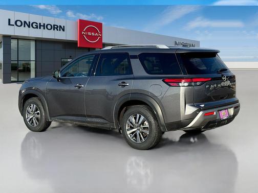 2025 Nissan Pathfinder SL FWD