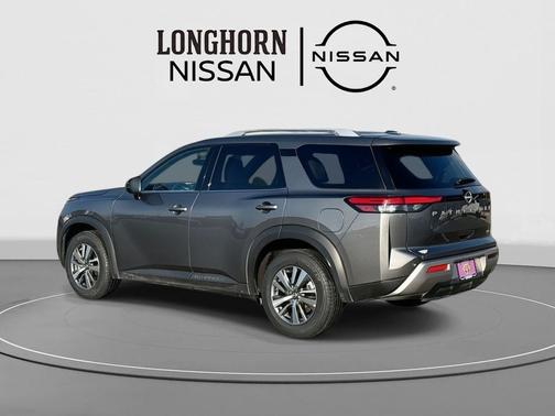 2025 Nissan Pathfinder SL FWD