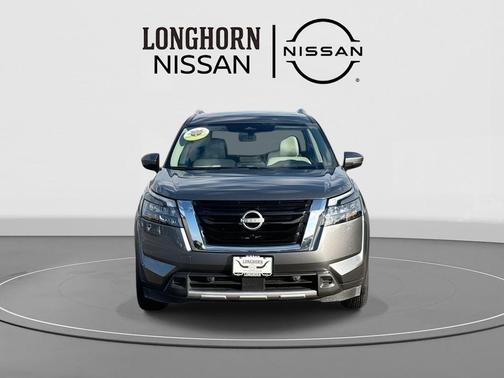 2025 Nissan Pathfinder SL FWD