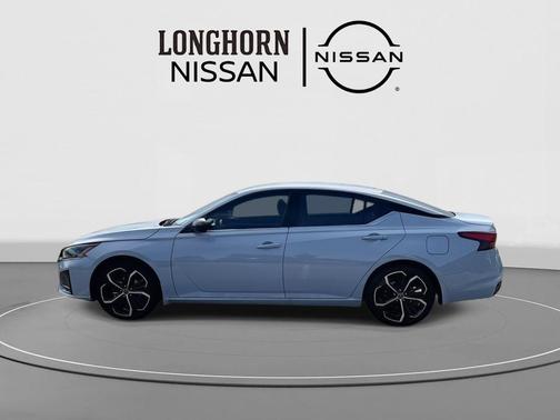 2025 Nissan Altima SR FWD