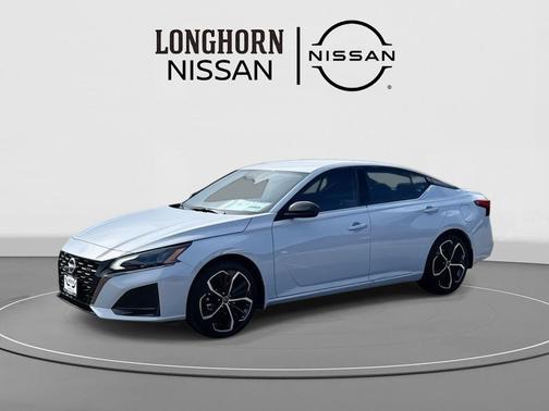 2025 Nissan Altima SR FWD