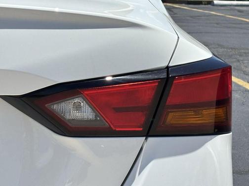 2025 Nissan Altima S FWD