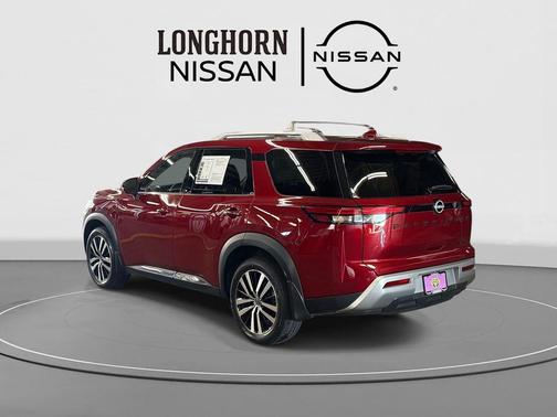 2024 Nissan Pathfinder Platinum FWD