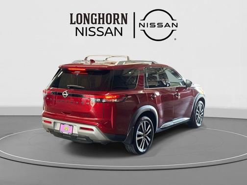 2024 Nissan Pathfinder Platinum FWD