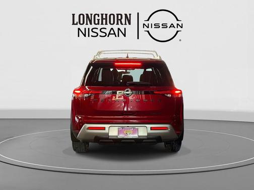 2024 Nissan Pathfinder Platinum FWD