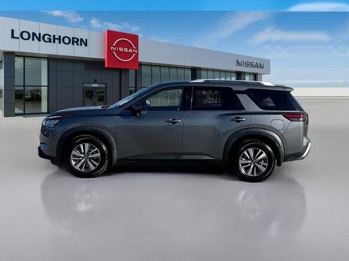 2023 Nissan Pathfinder SL 4WD
