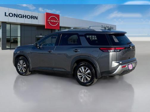 2023 Nissan Pathfinder SL 4WD