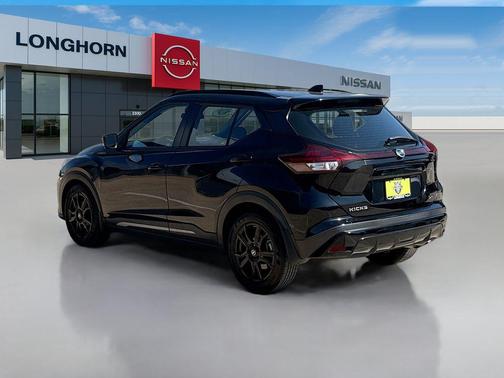 2021 Nissan Kicks SR