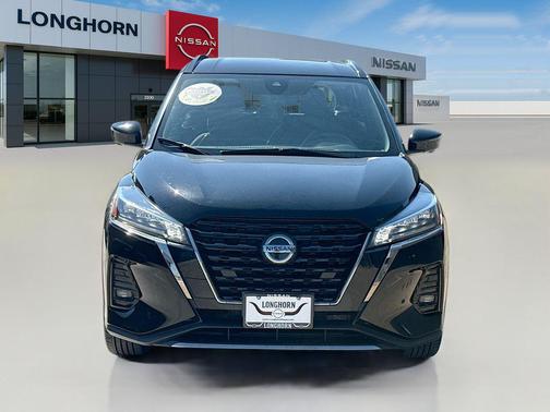 2021 Nissan Kicks SR