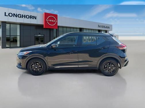 2021 Nissan Kicks SR