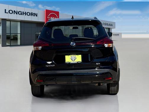 2021 Nissan Kicks SR