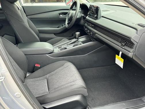 2025 Honda Accord LX 1.5T