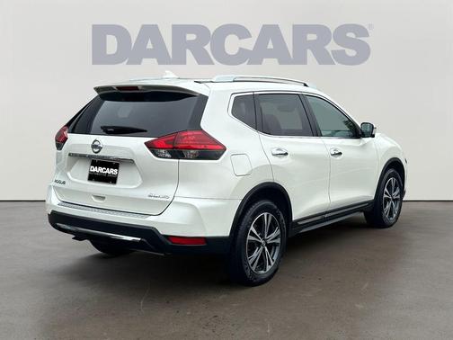 Pearl White 2017 Nissan Rogue SL