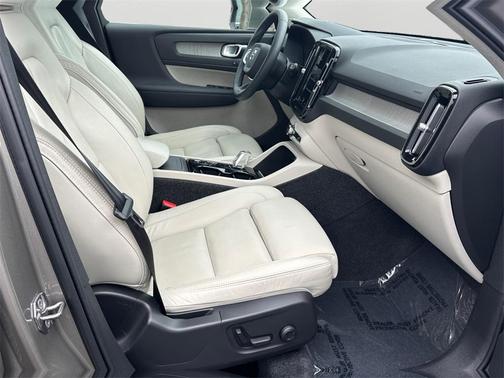 2022 Volvo XC40 T5 Inscription