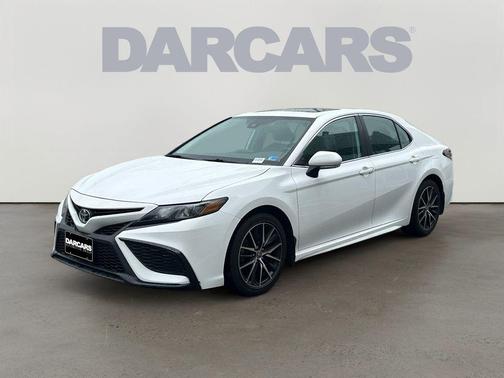 Super White 2021 Toyota Camry SE