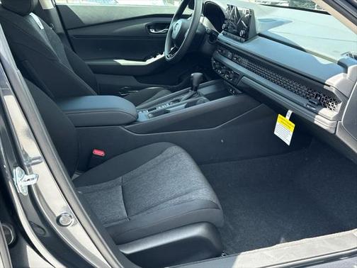 2025 Honda Accord LX 1.5T