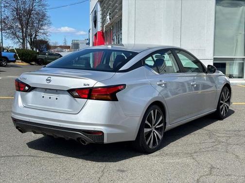 2022 Nissan Altima SR FWD
