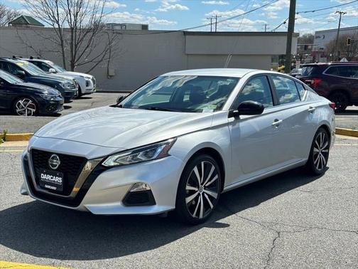 2022 Nissan Altima SR FWD