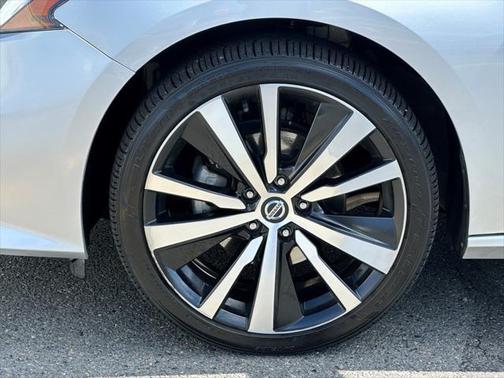 2022 Nissan Altima SR FWD