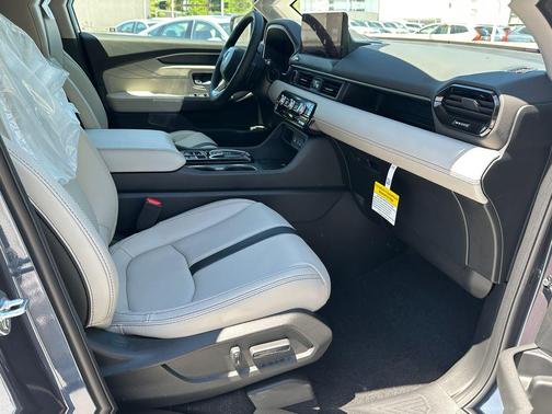 Modern Steel Metallic 2026 Honda Pilot Touring 8-Passenger