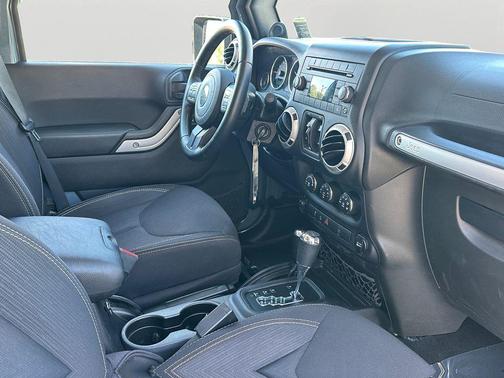 Anvil Clear Coat 2014 Jeep Wrangler Unlimited Rubicon