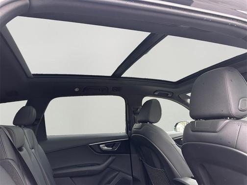 2021 Audi Q7 55 Premium Plus