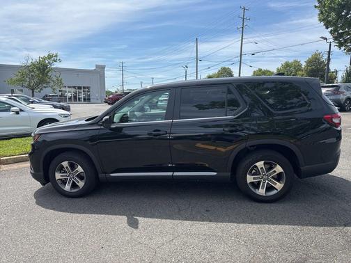 Crystal Black Pearl 2024 Honda Pilot EX-L