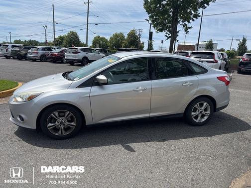 Ingot Silver 2014 Ford Focus SE