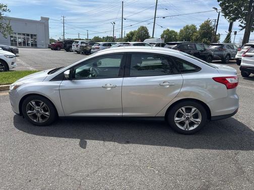 Ingot Silver 2014 Ford Focus SE