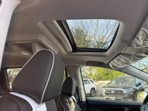 Crystal Black Pearl 2026 Honda Odyssey Elite