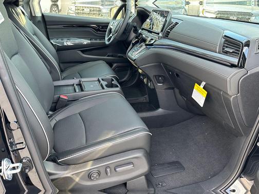 Crystal Black Pearl 2026 Honda Odyssey Elite