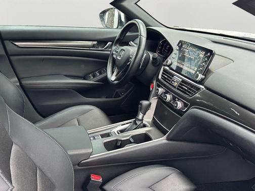 Platinum White Pearl 2019 Honda Accord Sport