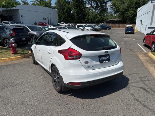 Oxford White 2018 Ford Focus SEL