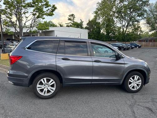 Modern Steel Metallic 2018 Honda Pilot LX
