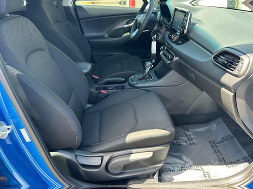 Electric Blue Metallic 2018 Hyundai Elantra GT Base