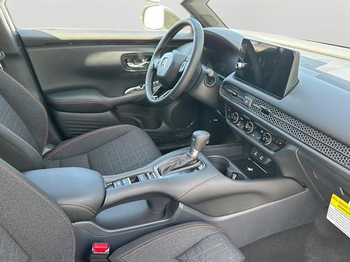 Platinum White Pearl 2026 Honda HR-V AWD Sport