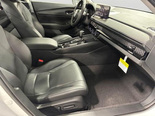 Platinum White Pearl 2026 Honda Accord Hybrid EX-L