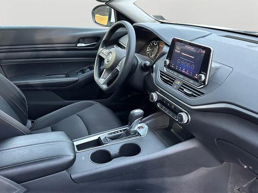 Glacier White 2020 Nissan Altima S FWD