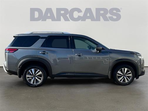 2022 Nissan Pathfinder SL 4WD