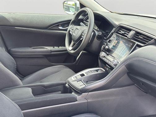 Lunar Silver Metallic 2019 Honda Insight EX